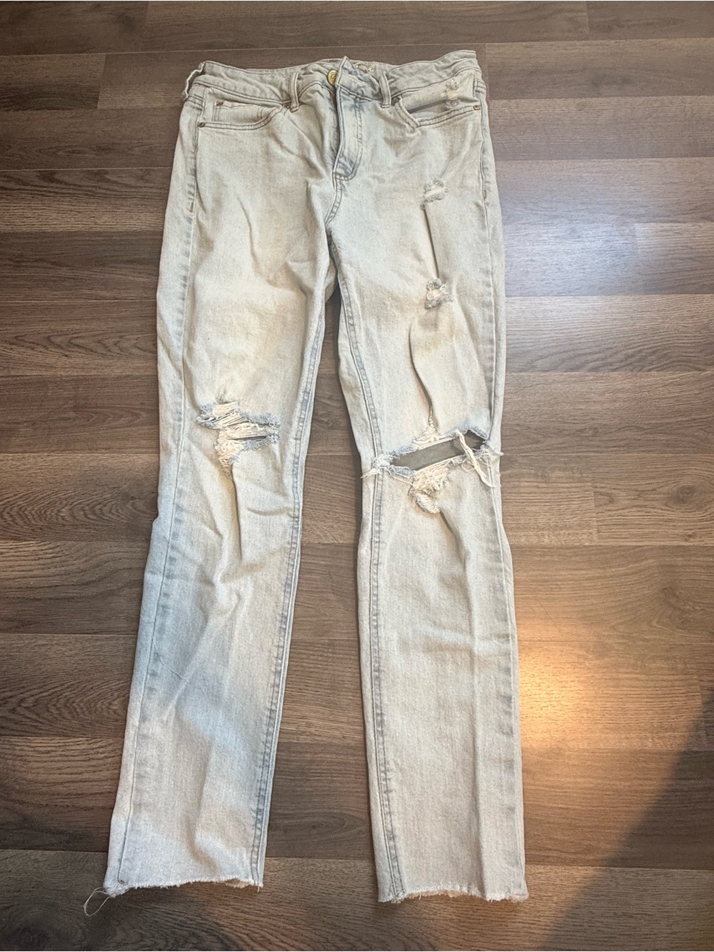 Seven7 Women's Straight Leg Ripped Light Wash Jeans